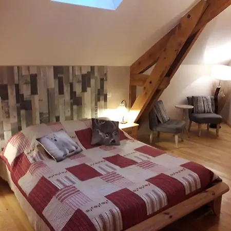 Hotel La Pierre Trouee D'hotes