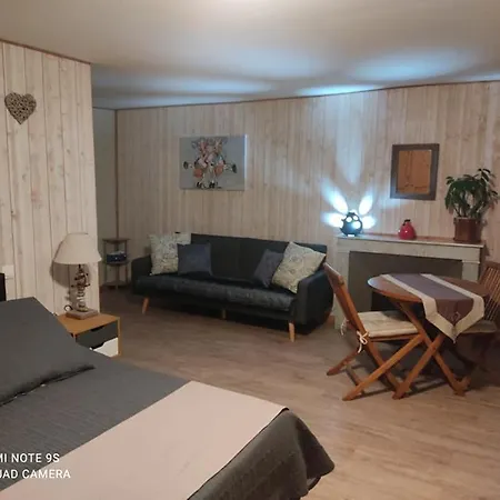 La Pierre Trouee D'hotes Hotel *