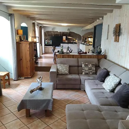 La Pierre Trouée D'hôtes Couette-café *