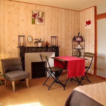 Hotel La Pierre Trouee D'hotes Châteauneuf-de-Randon