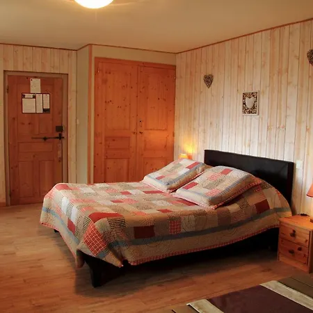 Hotel La Pierre Trouee D'hotes *