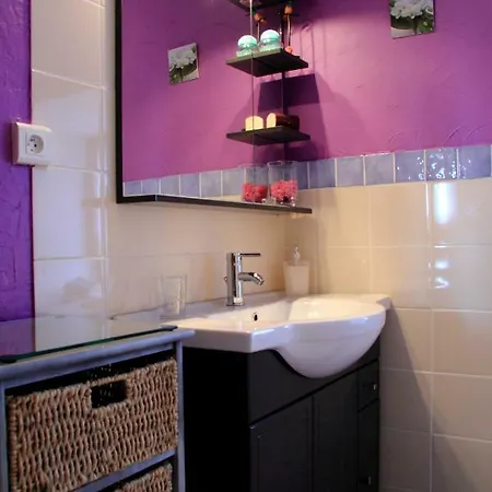 La Pierre Trouee D'hotes Hotel *