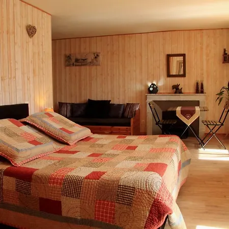 Hotel La Pierre Trouee D'hotes Châteauneuf-de-Randon