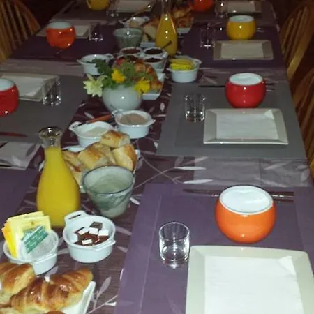 Hotel La Pierre Trouee D'hotes *