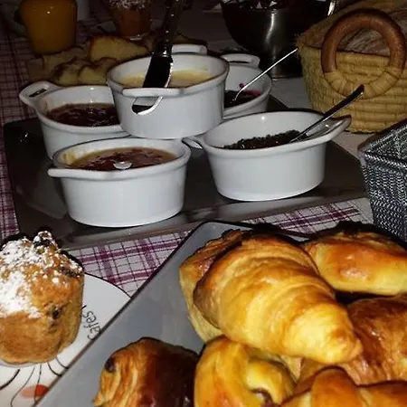 La Pierre Trouée D'hôtes Couette-café Châteauneuf-de-Randon