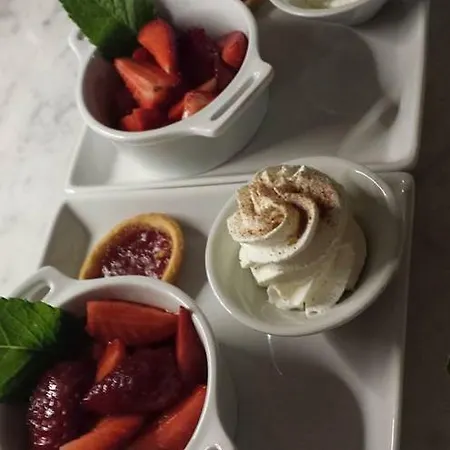 La Pierre Trouee D'hotes