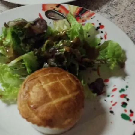 La Pierre Trouee D'hotes