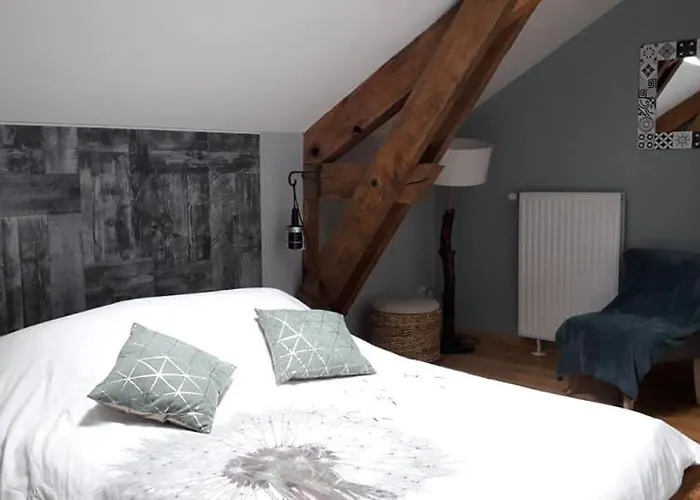 La Pierre Trouee D'hotes *