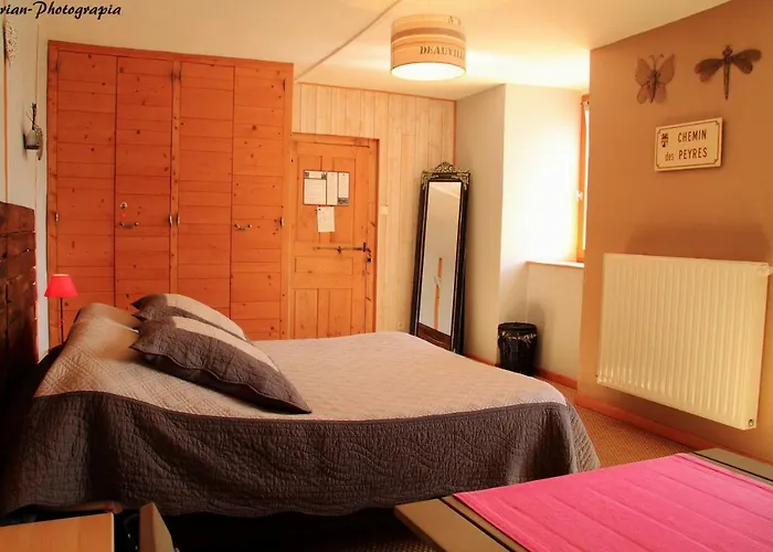 La Pierre Trouee D'hotes Hotel