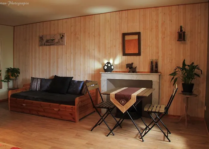 Hotel La Pierre Trouee D'hotes *